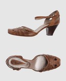 JANET & JANET - Closed-toe slip-ons 