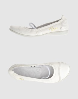 O.X.S. CALZATURE Ballerine su YOOX.COM