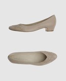 MANUFACTURE D'ESSAI - Closed-toe slip-ons 