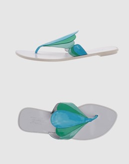 EMILIO PUCCI - CHAUSSURES - Tongs - sur YOOX.COM