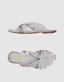 VOCE' - CHAUSSURES - Tongs - sur YOOX.COM