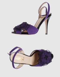 Buckling ankle belt closure - Leather sole - Flower application -