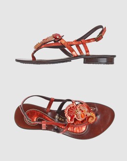 CAFe'NOIR - CHAUSSURES - Tongs - sur YOOX.COM