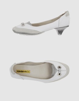 SABELT CALZATURE Decolletes su YOOX.COM