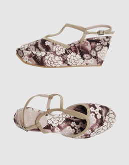 ROSES ROSES CALZATURE Zeppe su YOOXCOM