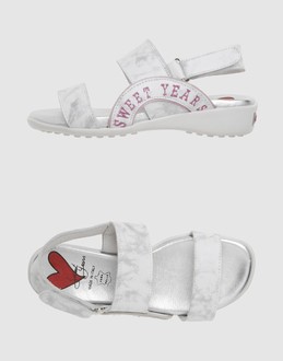 SWEET YEARS CALZATURE Sandali su YOOX.COM