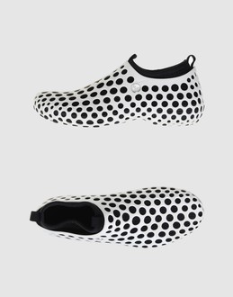 NIKE - メンズ - 靴 - スニーカー on YOOX.COM
