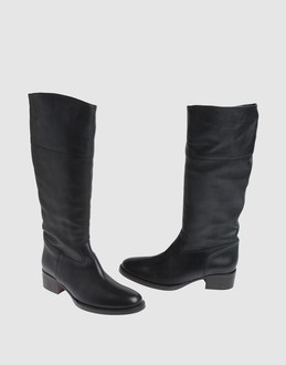 YIN CALZATURE Stivali su YOOX.COM