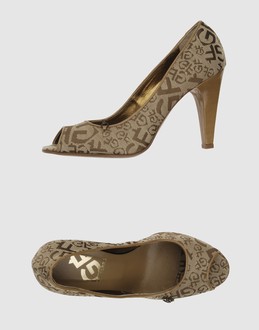 GF FERRE CALZATURE Decolletes su YOOX.COM