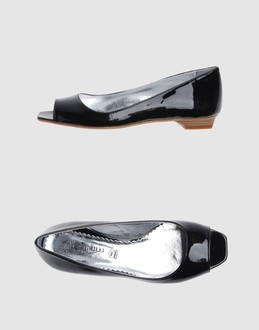 Leather sole - Cut-out detailing -