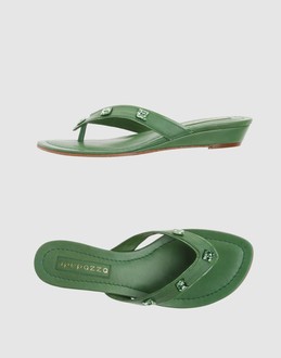 APEPAZZA CALZATURE Infradito su YOOX.COM