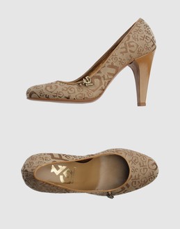 GF FERRE CALZATURE Decolletes su YOOX.COM