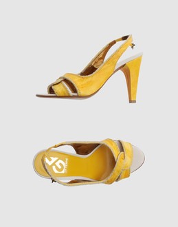 GF FERRE CALZATURE Sandali con tacco su YOOX.COM