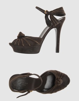 Gucci chaussures sandales à talons