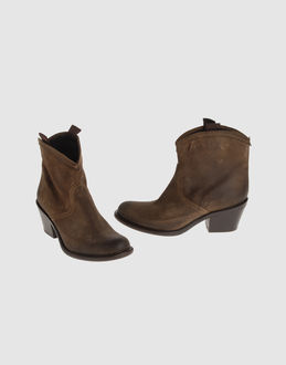 JFK - Women - FOOTWEAR - Ankle boots on YOOX.COM