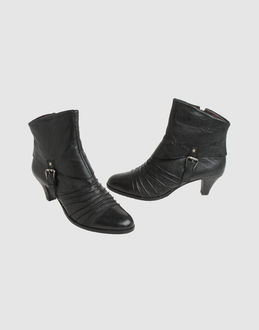 LAZAMANI CHAUSSURES Bottines sur YOOXCOM