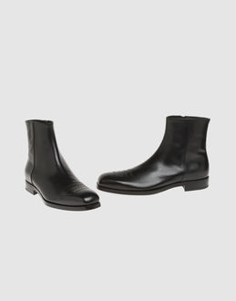 Prada chaussures bottines