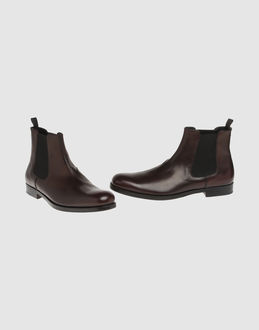 Prada chaussures bottines