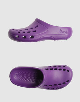 LOFU - CHAUSSURES - Sabots - sur YOOX.COM