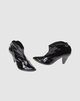 Strategia Ankle Boots