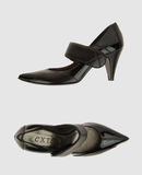 EXTE - Closed-toe slip-ons 