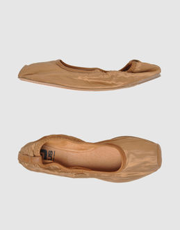 SUS FOOTWEAR Ballet flats on YOOXCOM