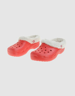 CROCS - FOOTWEAR - Slippers - on YOOX.COM