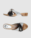 Comparez les prix Scholl - chaussures - pantoufles sur yoox.com