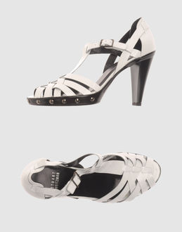 STUART WEITZMAN - CHAUSSURES - Sandales avec plateau sur YOOX.COM