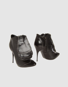 ALEXANDER MCQUEEN - Women - FOOTWEAR - Ankle boots on YOOX.COM