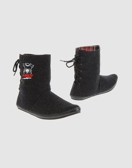 EMILY STRANGE POSSE FOOTWEAR Ankle boots (674720995)
