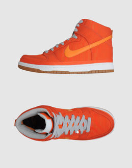NIKE - SCHUHE - Hochgeschlossener Sneakers - bei YOOX.COM