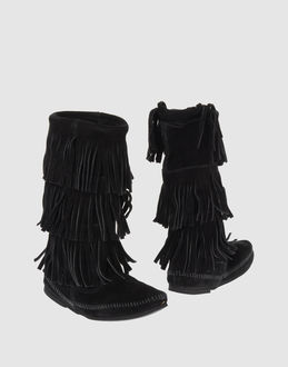 MINNETONKA MOCCASIN Women Boots