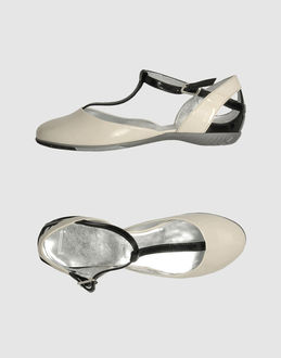 P.  By  Pirelli   Ballerines