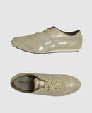 ASICS - SCHUHE - Sneakers bei YOOX.COM