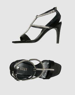 Satin Seitlicher Schnallenverschluss Strass Metalleinlage Ledersohle Gefaßter Absatz Satin...