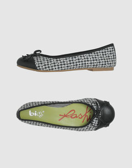 BI 4 Ballet flats