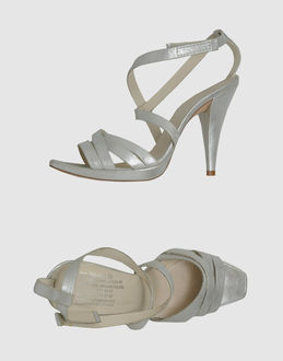 PEDRO GARC�A - SCHUHE - Plateausandalen - bei YOOX.COM