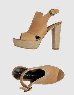RAFFAELE SETTEMBRE - SCHUHE - Plateausandalen - bei YOOX.COM