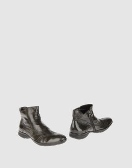 DÉBUT - SCHUHE - Stiefeletten - bei YOOX.COM