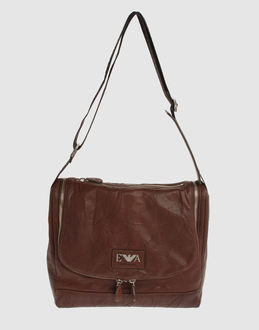 Web market place, le comparateur de prix du web: Emporio Armani   Sacs moyens en cuir