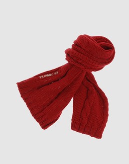 C.P. COMPANY ACCESSORI Sciarpe su YOOX.COM