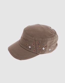 LEVI'S RED - ACCESSORI - Cappelli - su YOOX.COM