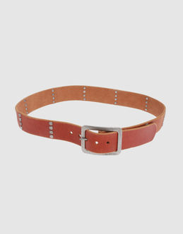 Metallic buckle closure - Contrasting applications -