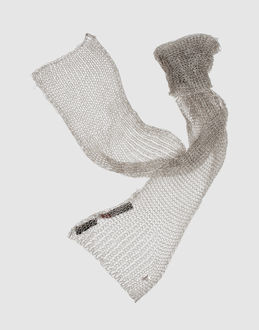 Confronta prezzi Dondup accessori sciarpe su yoox.com