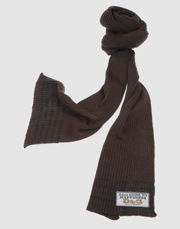 Confronta prezzi D&g accessori sciarpe su yoox.com