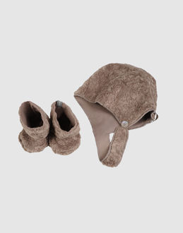 vetements/GAIA - ACCESSOIRES - Chapeaux - sur YOOX.COM