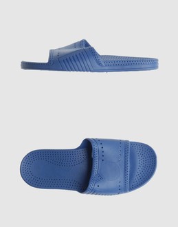 SARRAIZIENNE MODA MARE Sandali da mare su YOOX.COM