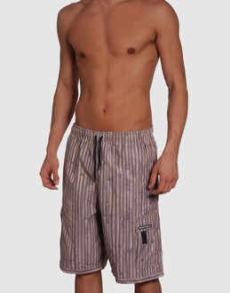 EMPORIO ARMANI SWIMWEAR - MODE DE PLAGE - Cale�ons de bain - sur YOOX.COM