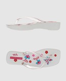 GRENDHA MODA MARE Sandali da mare su YOOXCOM